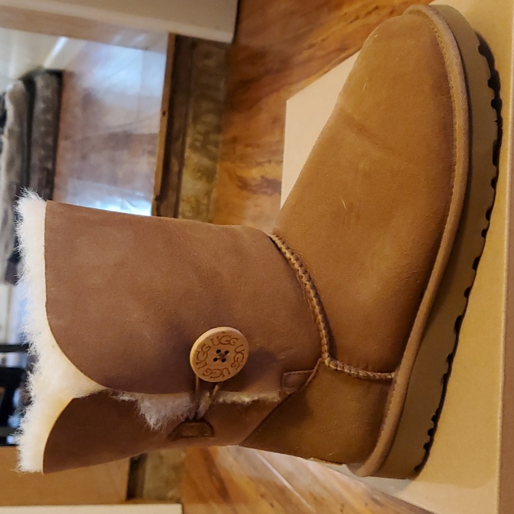 Ugg Bailey button II boots